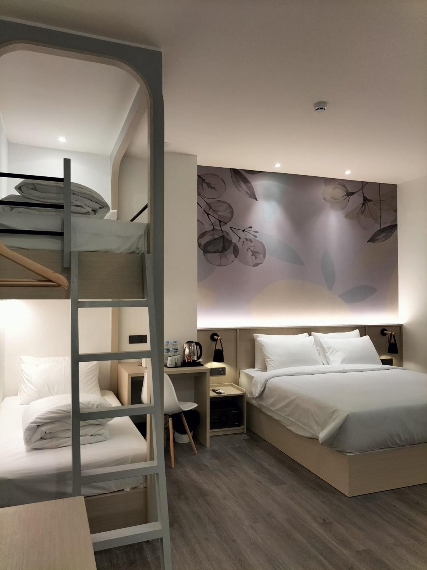 True Blue Hotel Menteng Jakarta Kültér fotó